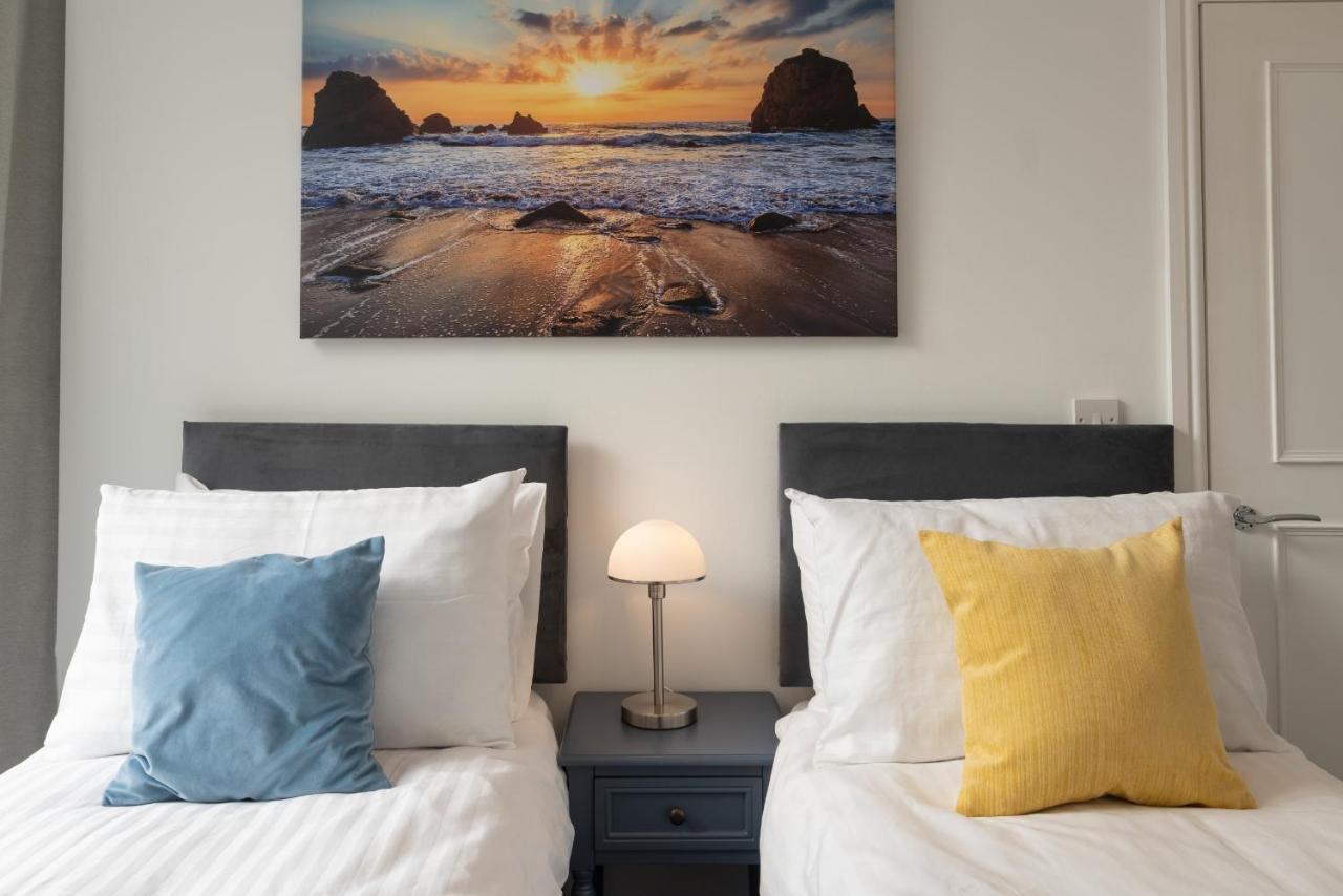 Church House - 2 Bed-sleeps 4-tjs21ch *